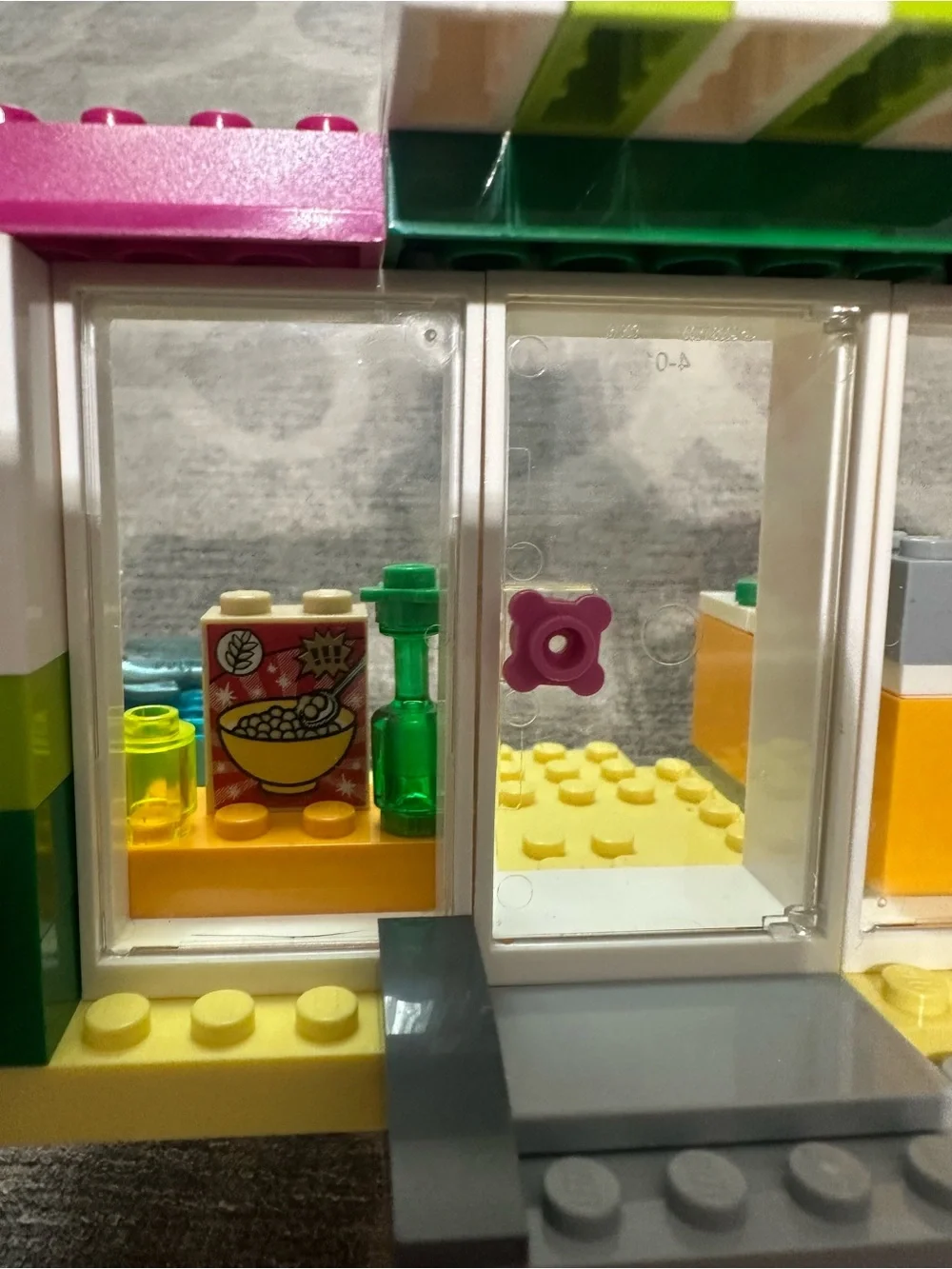 LEGO Juniors Supermarket Suitcase (10684)